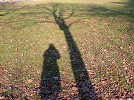 Hosszúra nyúltak az árnyékok