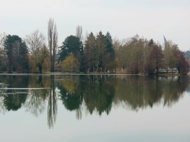 Már alig van jég a Csónakázó-tavon