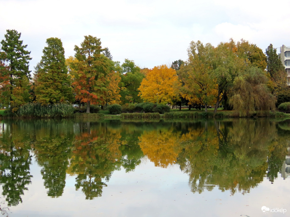 Tükörkép borús időben