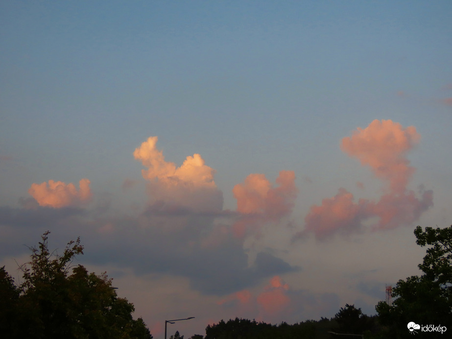 A "Mikulás szánja" nyári égbolton