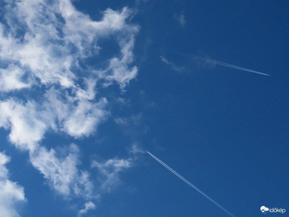 Délutáni felemás égbolt