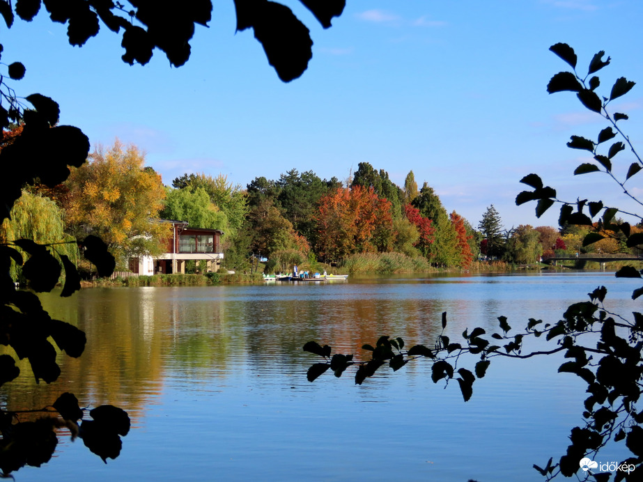 Csónakázó-tó keretben