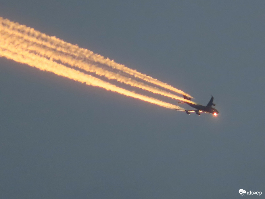 Elérte a naplemente fényét