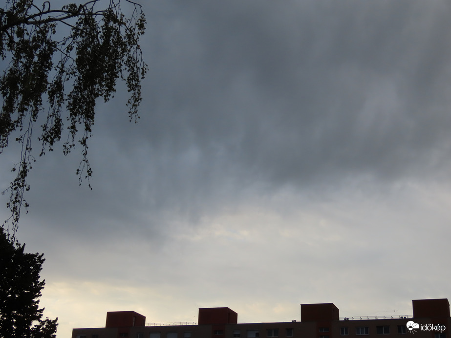 Reggeli égbolt délkeleten