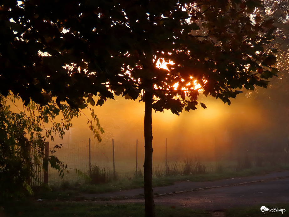 Ködös napkelte Szombathelyen
