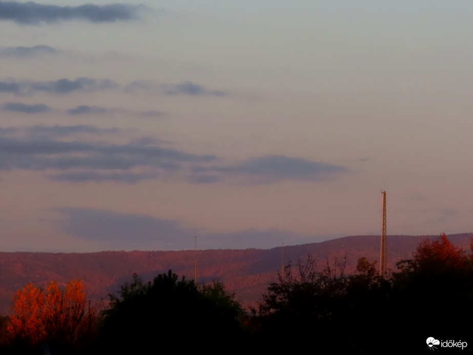 Rózsaszínbe öltözött a Kőszegi-hegység