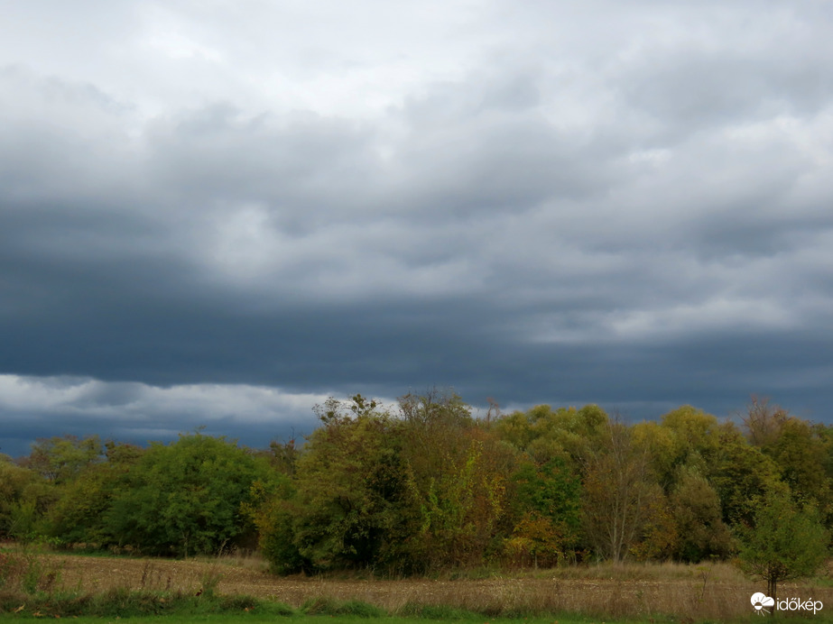 Sötét felhők gyülekeztek