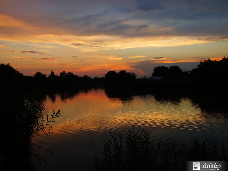 Holtági naplemente 1.