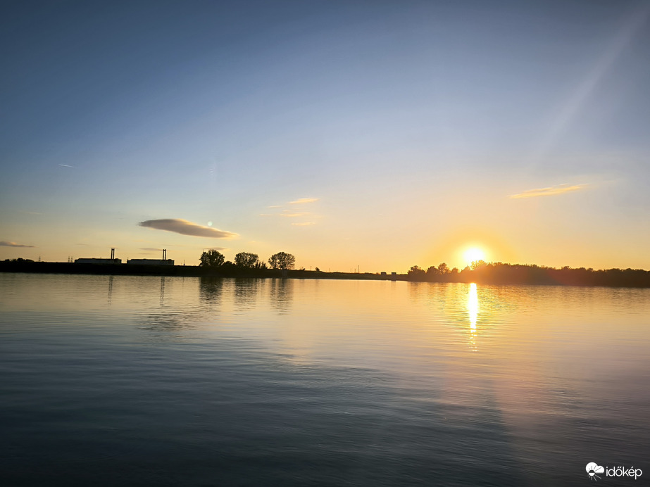 Esti sugarak a Dunán 