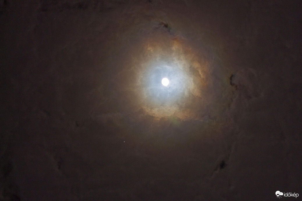 Felhők között...Hold+Jupiter. 2026.01.30.
