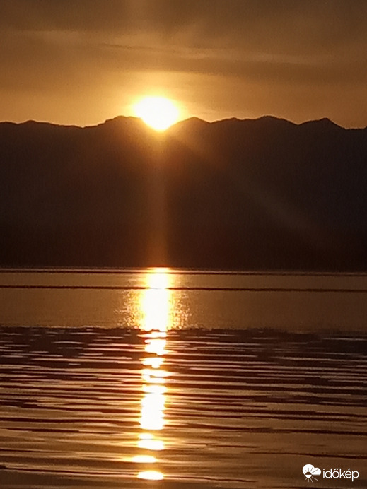 tengerparti napkelte