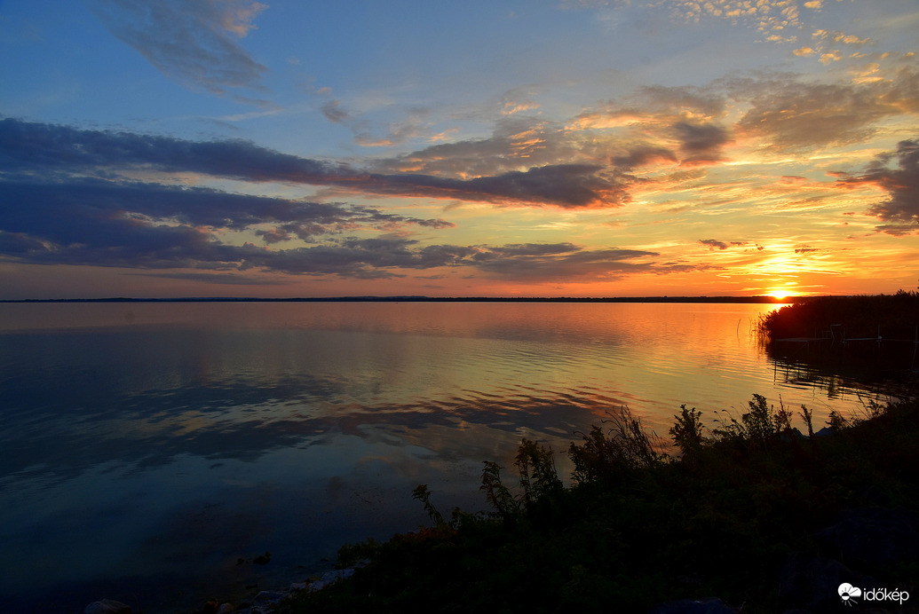 Szeptemberi naplemente a Balatonon
