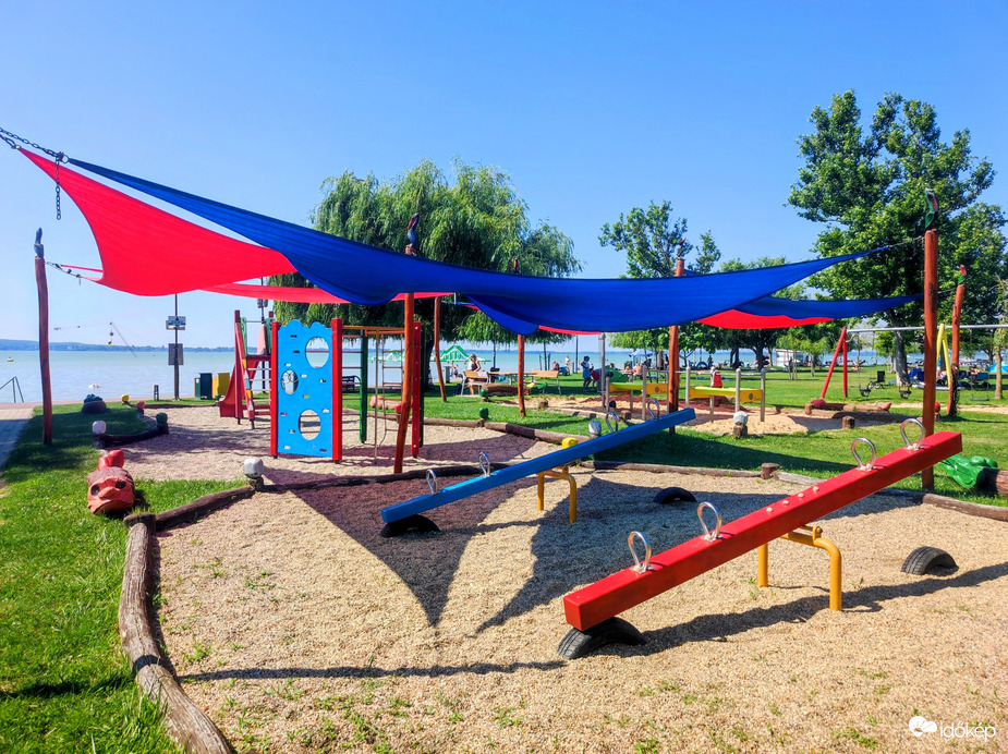 Vár a Balaton!