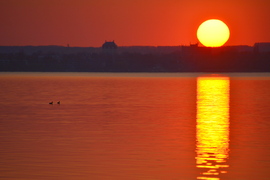 Márciusi naplemente a Balatonon
