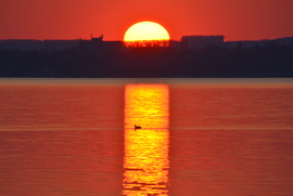 Márciusi naplemente a Balatonon
