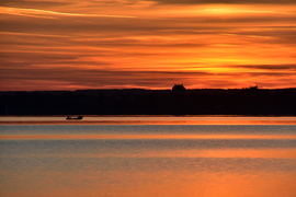 Festői naplemente októberben is a Balatonon