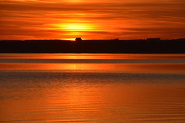 Festői naplemente októberben is a Balatonon
