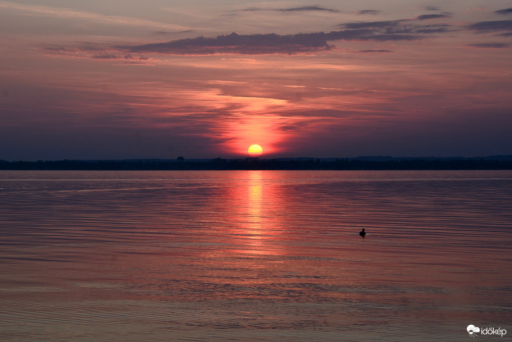 Márciusi naplemente a Balatonon