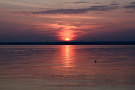 Márciusi naplemente a Balatonon