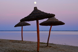 Majdnem Telihold a Balaton felett