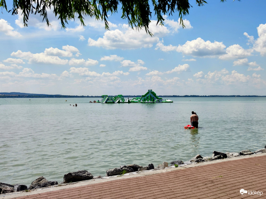 Vár a Balaton!