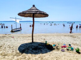 Egyre többen jönnek a strandra!