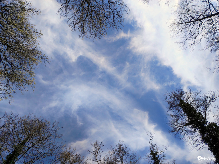 Óriások és felhővarázs alatt