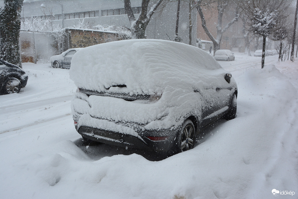 Csak nő a hó mennyisége!