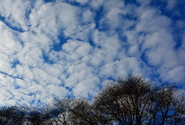 Középmagas gomolyfelhők Szombathely felett 11.26.