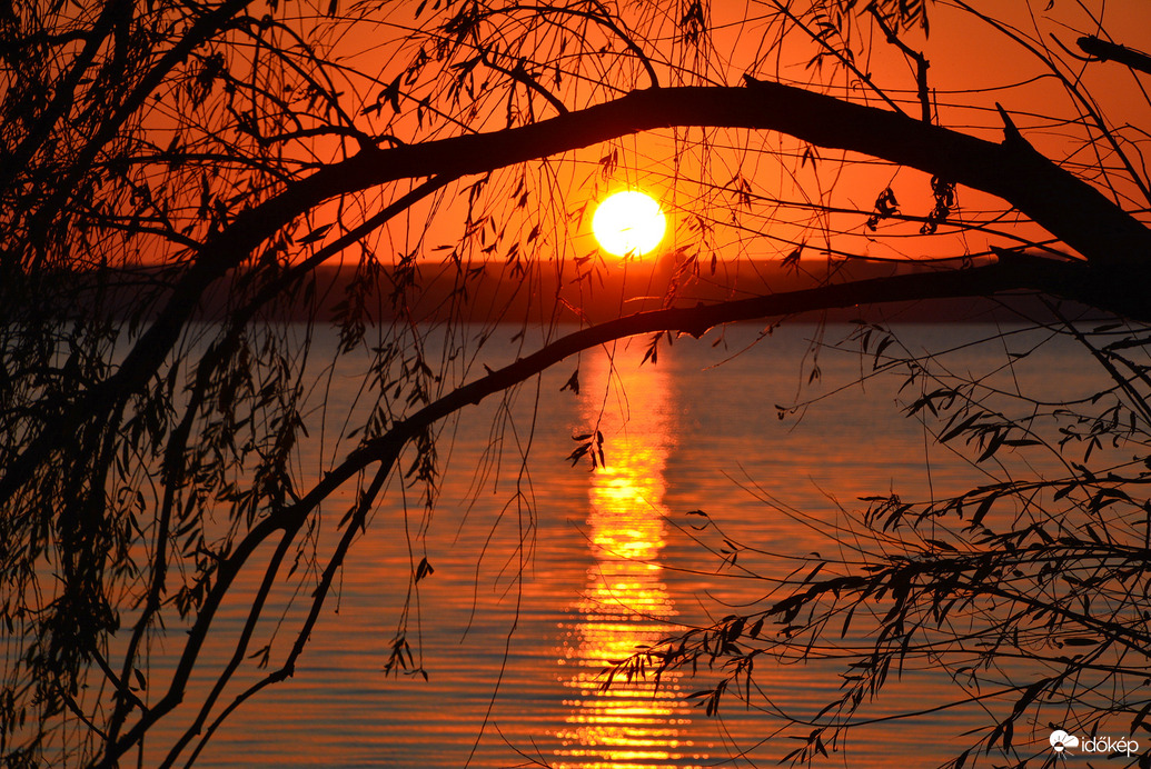 Októberi naplemente Vonyarcvashegyen 10.03.