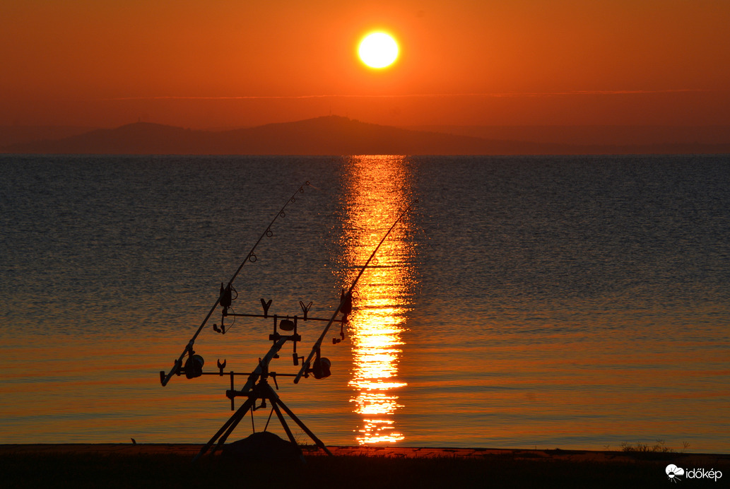 Fagyos, ködös napkelte Balatongyörökön 10.04.