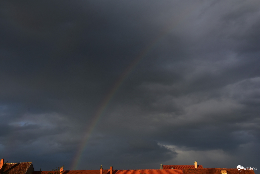 Szivárvány 19:10-kor is Szombathely felett