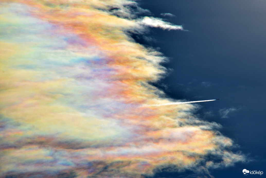 Irizáló felhők Szombathely felett 01.11.