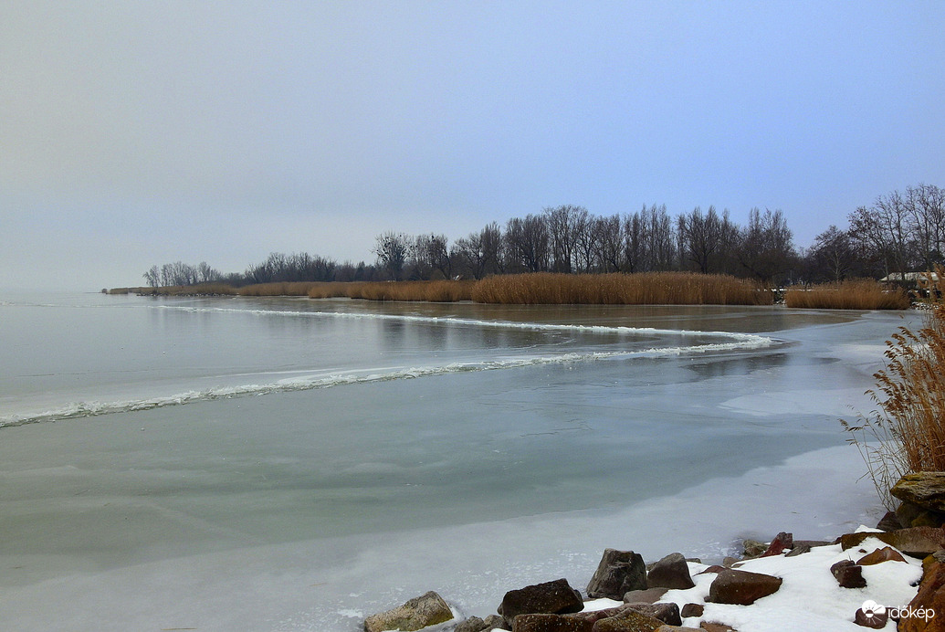 Jégbe zárt Balaton