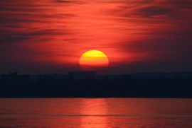 Márciusi naplemente a Balatonon