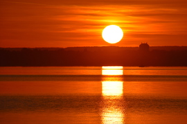 Októberi naplemente a Balatonon