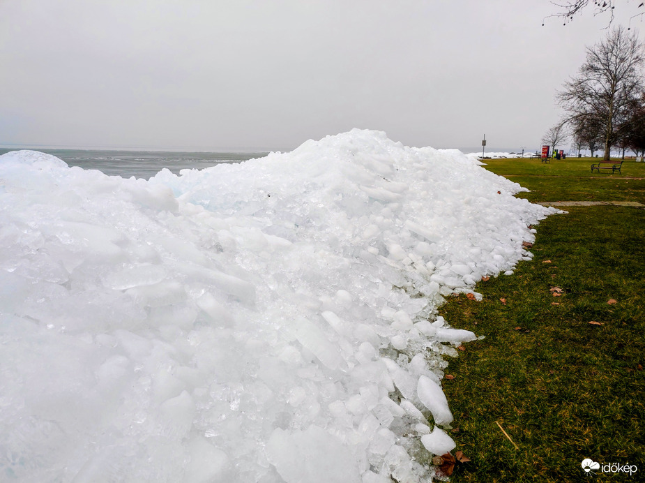 Partra vetett jéghegyek 02.07