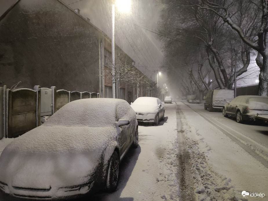 Intenzív hófúvás Szombathelyen 02.20.
