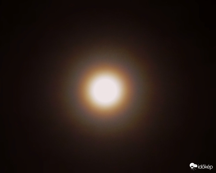 Színes holdkoszorú