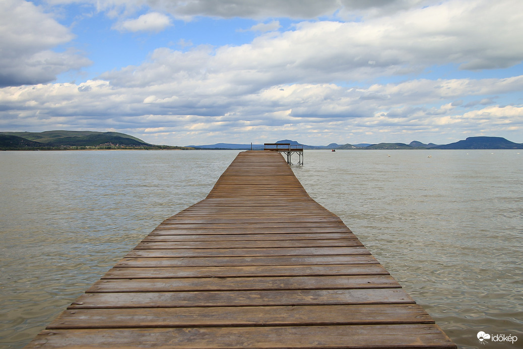 Csak egy ugrás a túlpart 