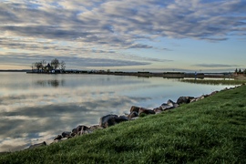 Kék az ég és zöld a fű