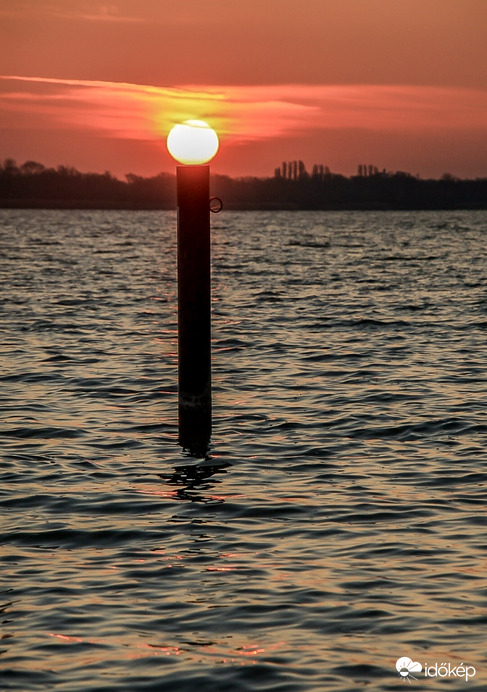 Nap-oszlop-állítás