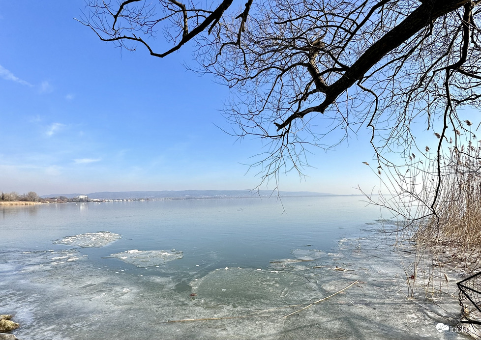 Napfény a jégen