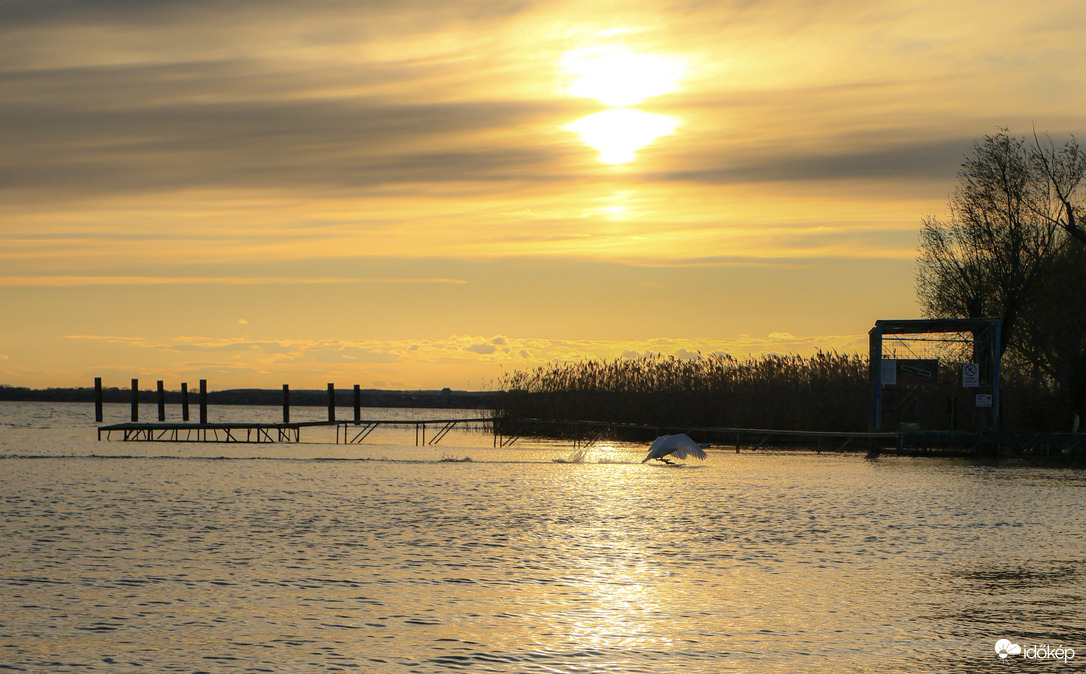 Ragyogó búcsú márciustól 