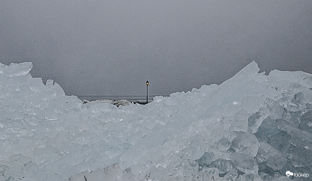 Távolban egy kis fény