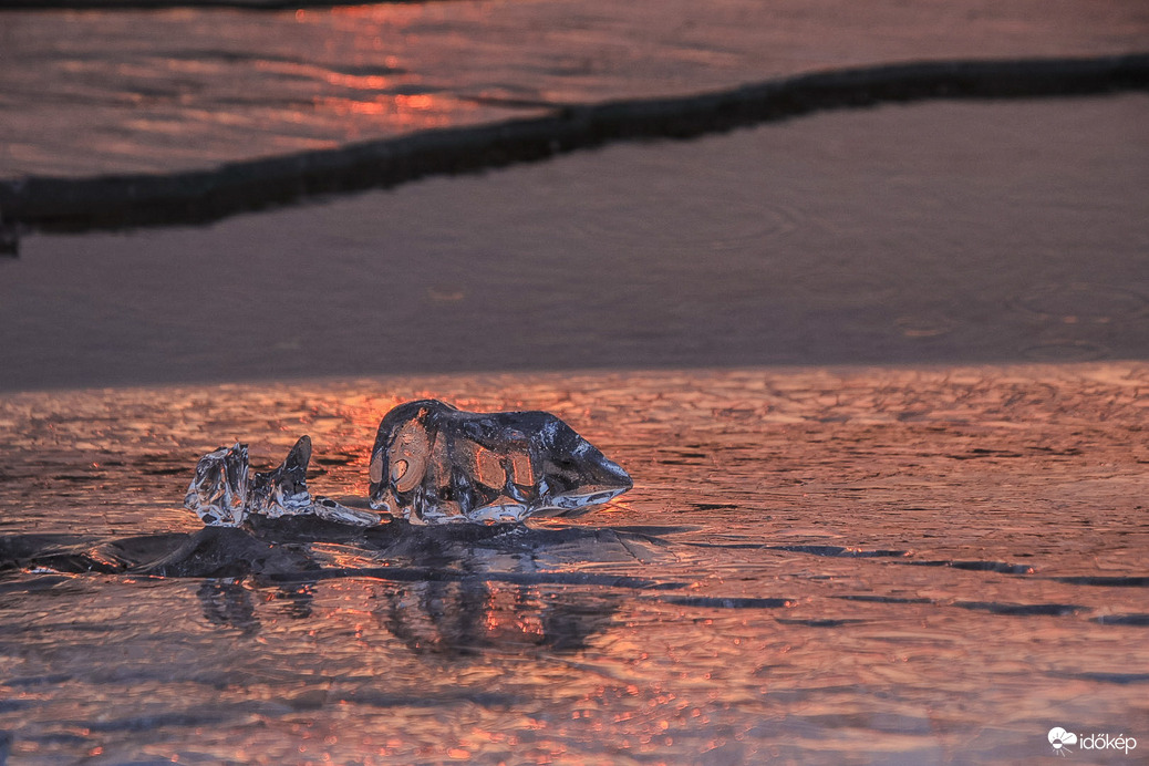 Napfény a jégen
