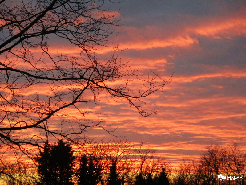 Somogyjádon ma ilyen volt a napnyugta