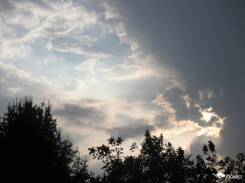 Somogyjádon ma  ilyen  volt a napnyugta