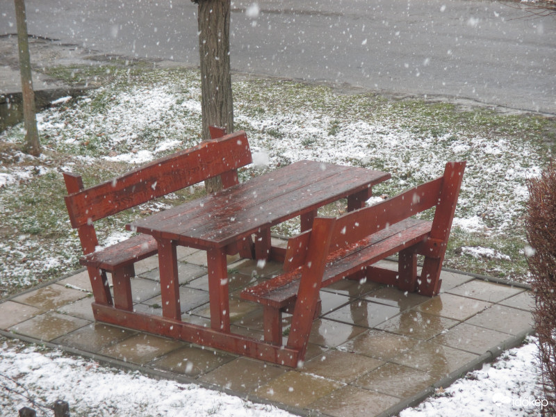Fáradt hópelyhek pihenőpadja  :-) 
