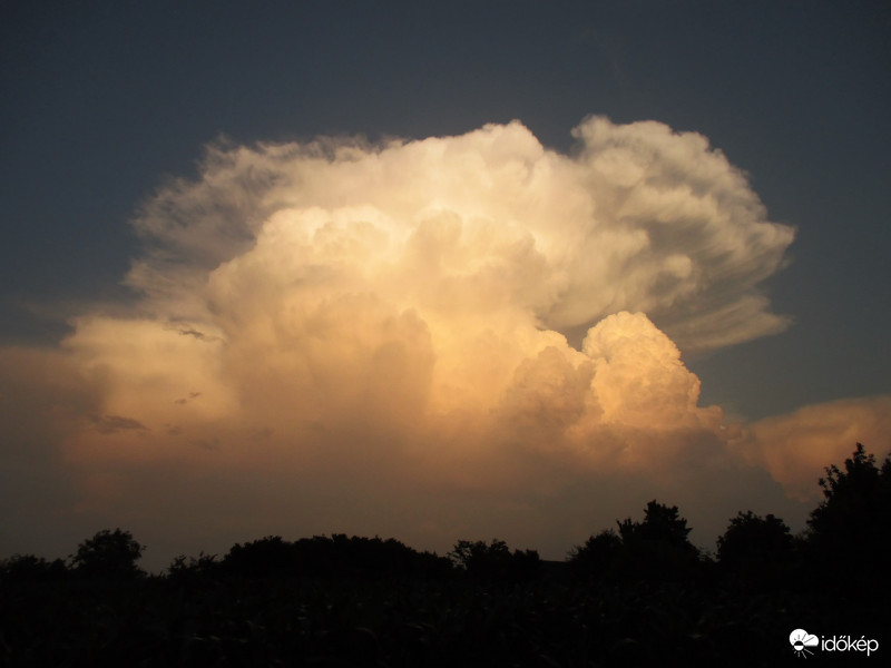 Az idei nyár egyik varázslatos felhője volt